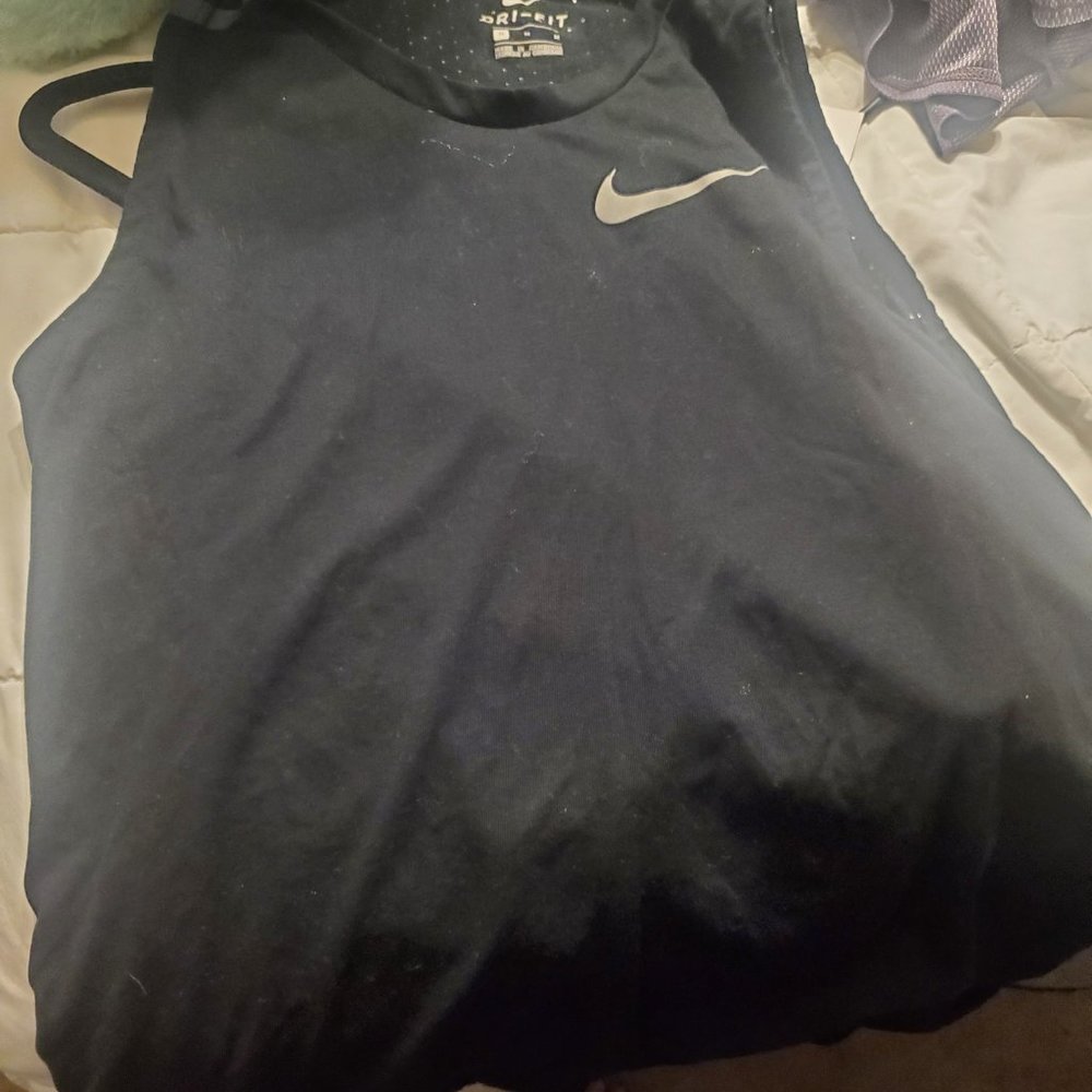 NIKE SLEEVELESS TOP